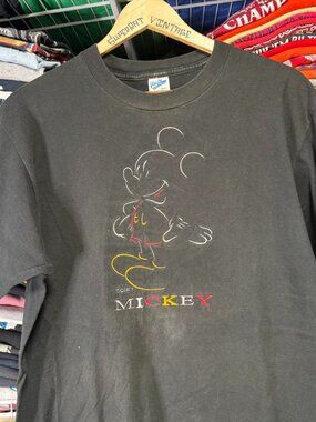 Vintage Disney Mickey Mouse embroidered t shirt